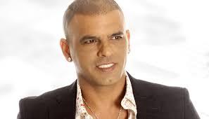 מפורסם - אייל גולן 